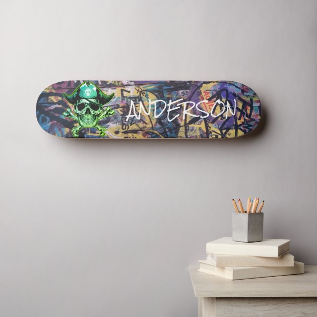 Personalisiert Graffiti Green Pirate Skull & Cross Skateboard (Wandkunst (Horz))