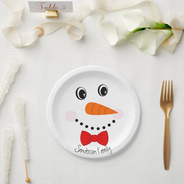 Personalisiert Happy Face Snowman Red Bowtie Pappteller (Hochzeit)