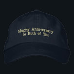 Personalisiert Happy Jubiläum zu euch beiden Hut<br><div class="desc">Die Baumwollkappe der Marine enthält die herzliche Nachricht "Happy Jubiläum für euch beide" und ist damit ein nachdenkliches Geschenk für Paare, die ihren besonderen Tag feiern. Der Text ist schön bestickt für ein Premium-Look und Gefühl. Die Kappe ist für Komfort mit einem verstellbaren Gurtband konzipiert und sorgt für eine perfekte...</div>