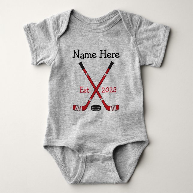 Personalisiert Hockey Baby Name Geburtsjahr Gebore Baby Strampler (Vorderseite)