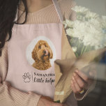 Personalisiert Hunde Foto Rosa Schürze<br><div class="desc">Fügen Sie eine Touch der Personalisierung in Ihrer Küche mit diesem bezaubernden Personalisierten Hund Foto Pink Schürze. Diese Schürze ist perfekt für Hundefreunde geeignet und bietet ein individuelles Foto Ihres Furry-Freundes, was es zu einem einzigartigen und nachdenklichen Geschenk macht. Aus hochwertigem Stoff gefertigt, bietet es Haltbarkeit und Komfort beim Kochen....</div>