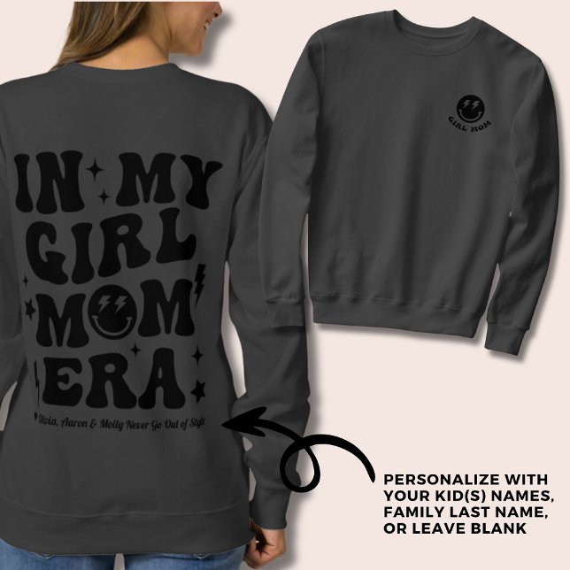 Personalisiert in meiner Girl Mama Era Sweatshirt  (In my girl mom ear sweatshirt in black on dark grey)