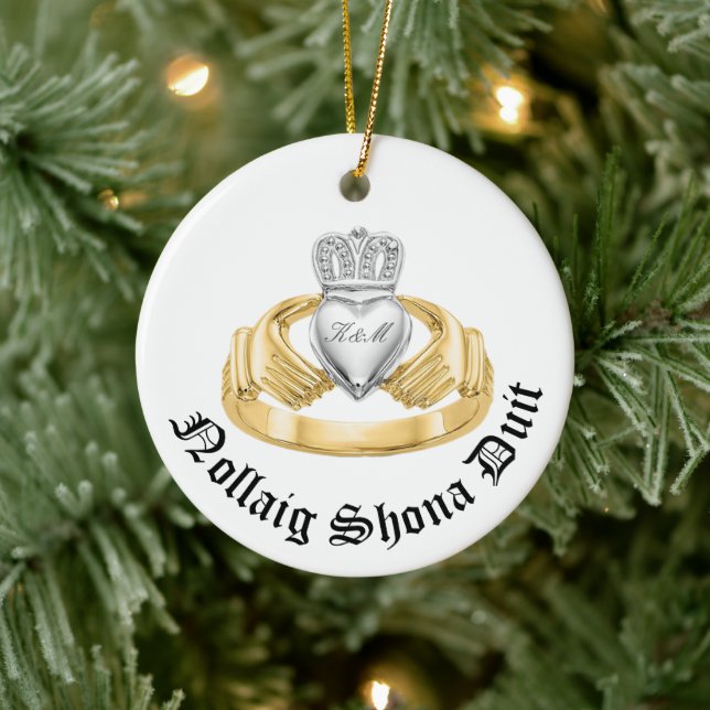 Personalisiert Irish Claddagh - Nollaig Shona Duit Keramik Ornament (Baum)