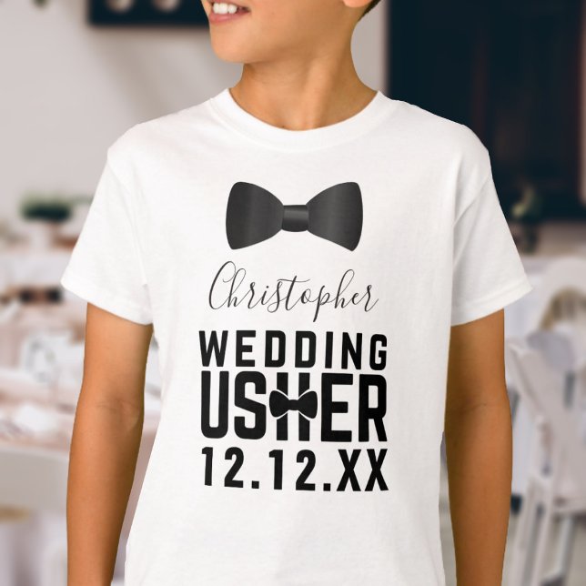 Personalisiert Kids Bow Krawatte Hochzeit Usher T  T-Shirt (Add a name and your wedding date to this cute Wedding Usher Bow Tie t-shirt)