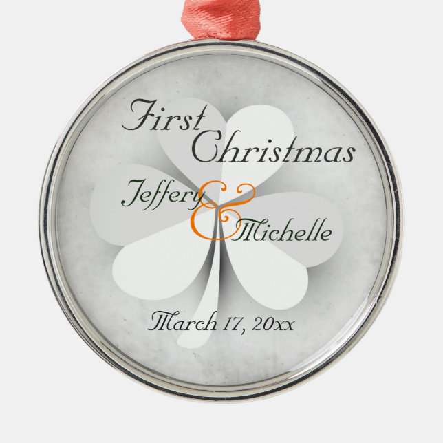 Personalisiert Lucky Cloud Irish First Christmas Ornament Aus Metall (Vorne)