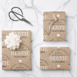 Personalisiert Merry Christmas Kraft Monogram Best Geschenkpapier Set<br><div class="desc">Ein personalisiertes "Frohe Weihnachten" Monogramm-Design mit einem Xmas kraftbraunen Papierhintergrund ist perfekt für Ihren besten Freund. Ein ideales festliches,  individuelles Design für die Ferienzeit. Passen Sie das Monogramm an und machen Sie es zu Ihrem eigenen!</div>