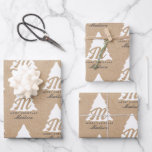 Personalisiert Merry Christmas Kraft Monogram Tree Geschenkpapier Set<br><div class="desc">Ein personalisiertes "Frohe Weihnachten" Monogramm Baum-Design mit einem Xmas ein kraftbraunes Papier-Look Hintergrund. Ein ideales festliches,  individuelles Design für die Ferienzeit. Passen Sie das Monogramm an und machen Sie es zu Ihrem eigenen!</div>
