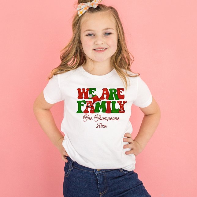 Personalisiert mit Name Family Christmas Matching T-Shirt (Von Creator hochgeladen)