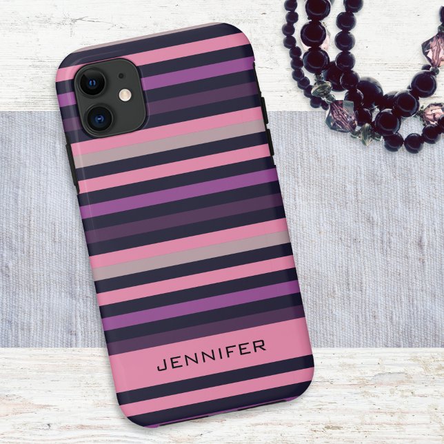Personalisiert Moderner rosa Lila Streifen Gemuste Case-Mate iPhone Hülle (A purple and pink striped phone case, personalized with a name in contemporary capital lettering)