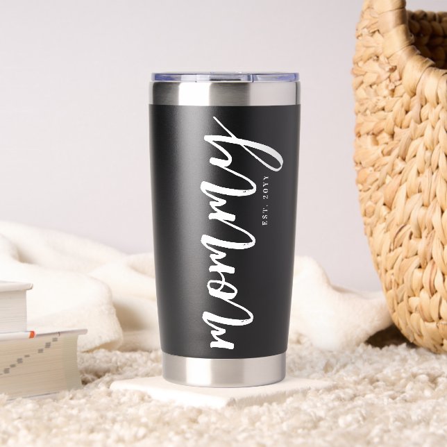 Personalisiert Mommy Est Junge Mutter Brush Typogr Thermobecher (Wohnzimmer (gedreht))