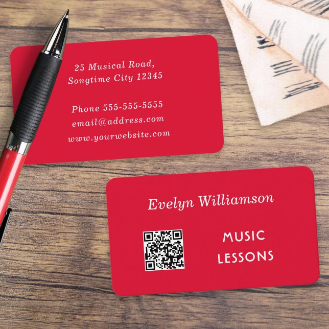 Personalisiert Music Teacher Minimalistisch Red Wh Visitenkarte (A stylish red business card with QR code, for a music teacher, to personalize with your details)