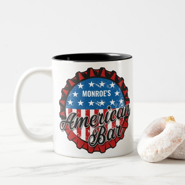 Personalisiert NAME Patriotic USA Flag American Ba Zweifarbige Tasse (Mit Donut)