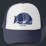 Personalisiert Navy Blue Armadillo Truckerkappe<br><div class="desc">Erstellen Sie mit diesem Hut ein personalisiertes Geschenk oder Ihre eigene Baseballkappe des Souvenirs,  in dem ein Gürteltier in Marineblau und Ihr eigener Text unten dargestellt wird. Perfekt für Fans von Gürtellos und anderen wilden Tieren.</div>