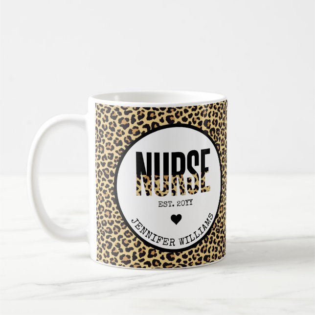 Personalisiert Nurse Est Cheetah RN Abschluss Kaffeetasse (Links)