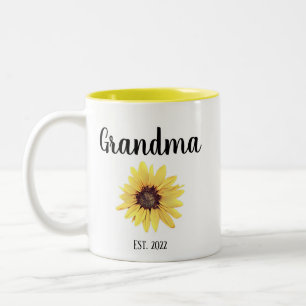Personalisiert Oma Est. Farbige Sonnenblume Zweifarbige Tasse