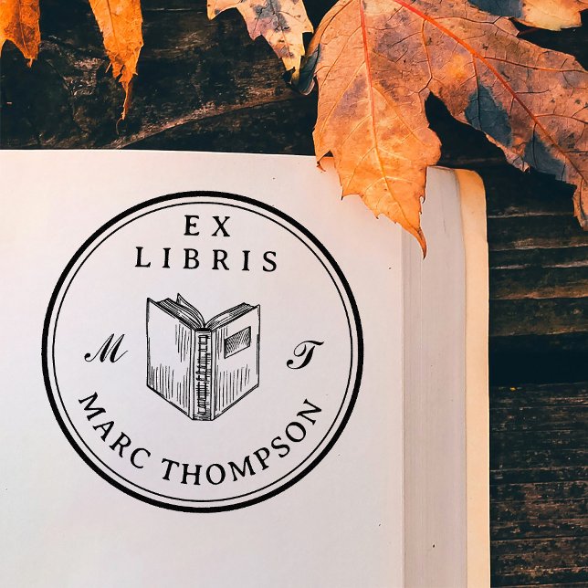 Personalisiert Open Book Classic Monogram Library Permastempel (Von Creator hochgeladen)