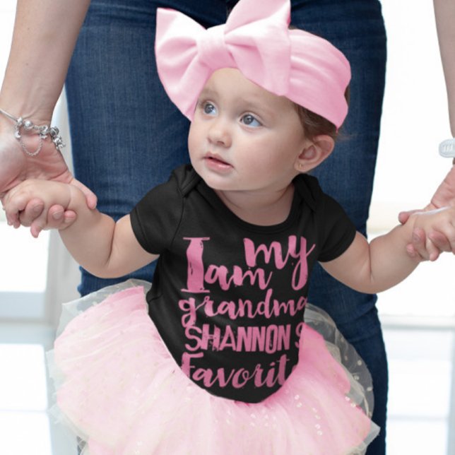 Personalisiert Pink I Bin Grandmas Favorit Baby Strampler (Von Creator hochgeladen)