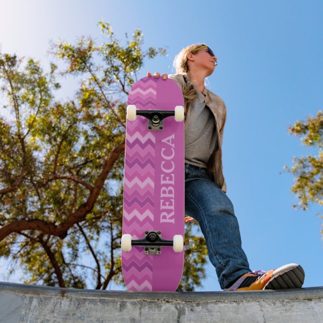 Personalisiert Pink Zig Zag Fun und Edgy Skateboard (Außen 1)