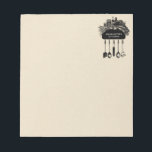 Personalisiert Retro Black Cream Kitchen Notizblock<br><div class="desc">Behalt ein Küchen-Notizblock praktisch für Erinnerungen und Lebensmittel Optionen. Ein Retro-Utensilienständer mit Kochutensilien und einer Auswahl an frischen Speisen auf der Oberseite,  mit cremefarbenem Imitat. Ein niedliches Küchenmagnete. Das perfekte Geschenk für den begeisterten Koch und eine tolle Wahl für den Muttertag.</div>