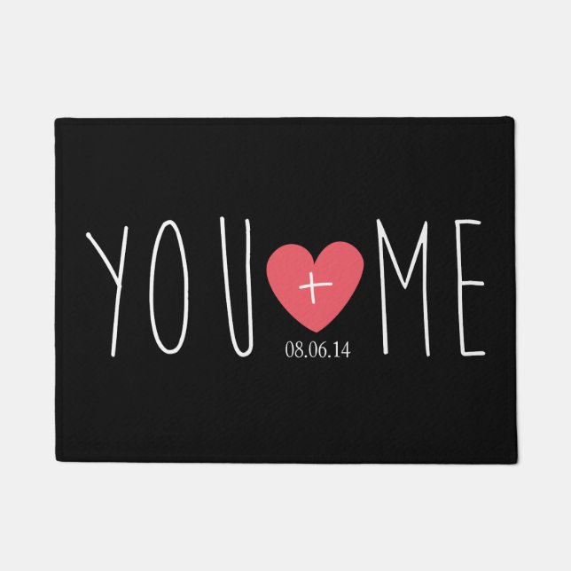 Personalisiert Sie und ich Herz mit Hochzeitstag Fußmatte (Vorderseite)