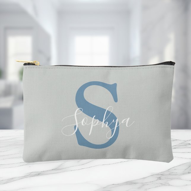 Personalisiert Simple Blue Monogram Zubehörtasche (Von Creator hochgeladen)