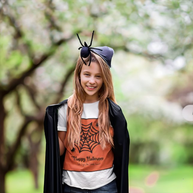 Personalisiert Spiderweb Halloween T-Shirt (Von Creator hochgeladen)