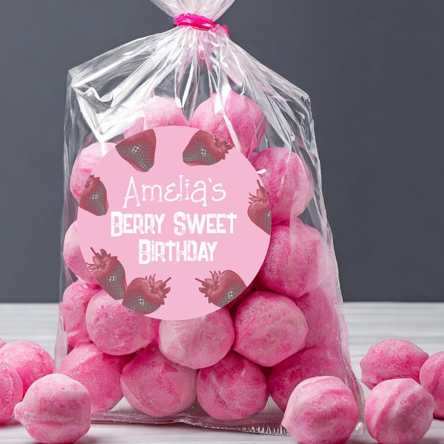 Personalisiert Strawberry Birthday Runder Aufkleber (Von Creator hochgeladen)