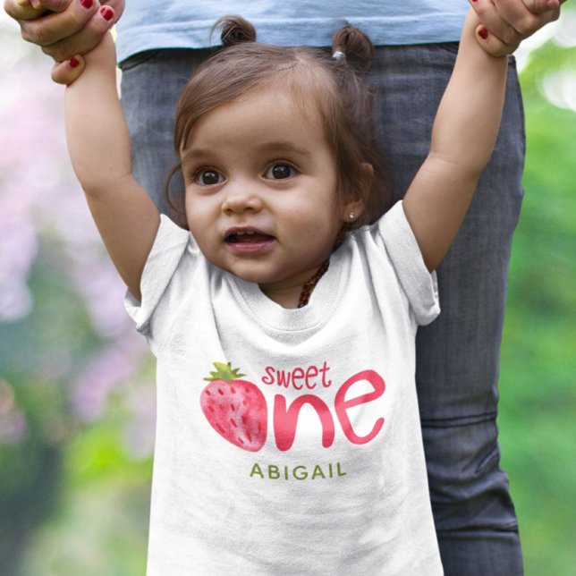 Personalisiert Sweet One Strawberry 1. Geburtstag Baby T-shirt (Von Creator hochgeladen)