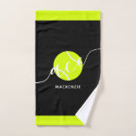 Personalisiert Tennis Ace Sport Aquamarin Handtuch<br><div class="desc">Personalisiertes,  schwarz-gelbes Tennishandtuch mit einem einfachen Tennisball "Ass" Design und individuelle Name oder Text in einem femininen,  gürtlichen und modernen hübschen Drehbuch Schriftart Monogramm. Alle Mädchen oder Frauen Tennisspieler würden den eleganten Look dieses modernen und minimalen nützlichen Tennisgeschenk schätzen.</div>