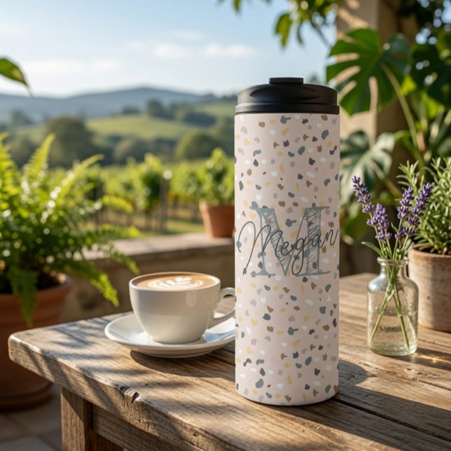 Personalisiert Terrazzo Monogram Thermosbecher (Von Creator hochgeladen)