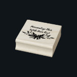 Personalisiert Text Holly und Berry Christmas Gummistempel<br><div class="desc">Personalisierter Text Holly und Berry Weihnachtsarrangements Urlaub oder Winter Design in Crimson Red und Pine Dark Green mit einem niedlichen Bow. Passen Sie es mit Ihrem Namen,  Wörtern oder Zitat an. ~ Karo mein Shop zu sehen,  die gesamte Suite für dieses Design!</div>