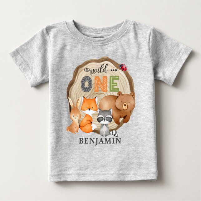 Personalisiert WILD ONE Woodland Erstgeburtenbaby Baby T-shirt (Vorderseite)