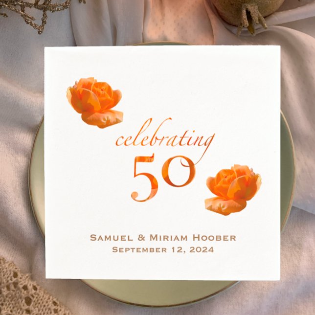 Personalisierte 50. Hochzeitstag pfirsichfarbene R Serviette (Personalized unique elegant peach rose napkins for 50th golden anniversary party with couples names.)