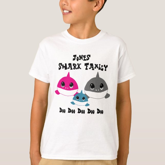 Personalisierte Baby-Haifisch-Familie T-Shirt (Vorderseite)