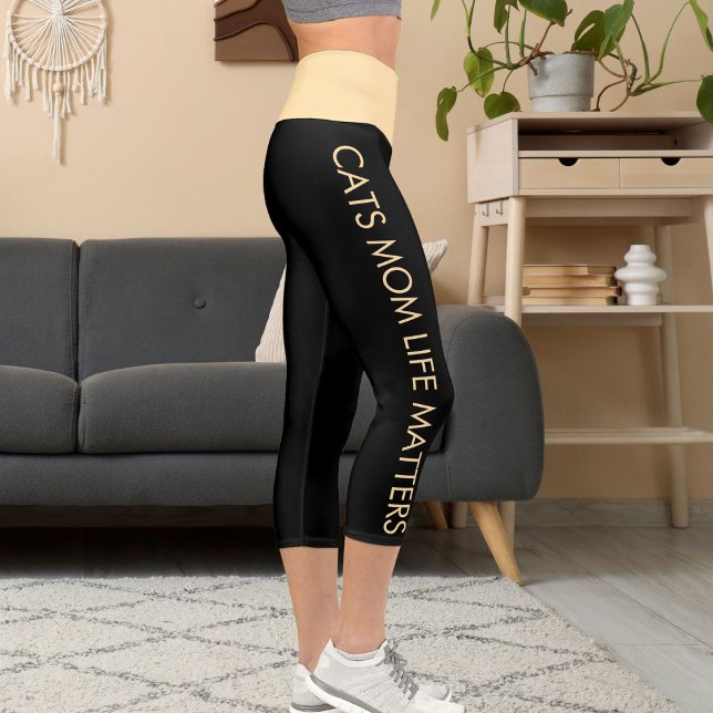 Personalisierte Beige und Schwarze Katze - Textspa Capri Leggings (Von Creator hochgeladen)