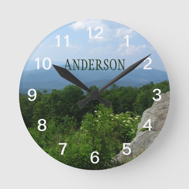 Personalisierte Berglandschaft Runde Wanduhr (Vorderseite)