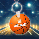 Personalisierte Bezeichnung Basketball Schlüsselanhänger<br><div class="desc">Basketballgeschenk mit personalisiertem Namen und Teamnummer. Entwickelt von Thisisnotme©</div>