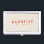 Personalisierte Bezeichnung für die Retro-Typograf Visitenkarten Dose<br><div class="desc">Personalisierter Name Business Card Fall in Rosa und Orange Retro Typografie</div>