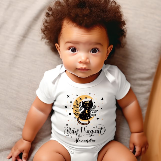 Personalisierte "Bleibe magische" schwarze Katze Baby Strampler (Personalized "Stay Magical" Black Cat Baby Bodysuit)