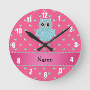 Personalisierte bling rosa Namensherzen der Runde Wanduhr