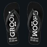 Personalisierte Bräutigam-Hochzeit - wählen Sie Flip Flops<br><div class="desc">Feiern Sie Ihre Hochzeitstagesfeier im Komfort mit diesem personalisierten umdrehen Reinfälle. Fertigen Sie mit dem Namen- und Hochzeitsdatum des Bräutigams besonders an. Der Hintergrund ist schwarz, gleichwohl Sie die Farbe ändern können, indem Sie auf Customize es klicken. Wegen des weißen Textes müssen Sie einen dunkle Farbhintergrund auswählen. Sie sind für...</div>