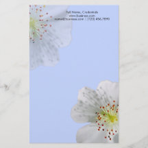 Personalisierte doppelweiße Blume Blüte, hellblau