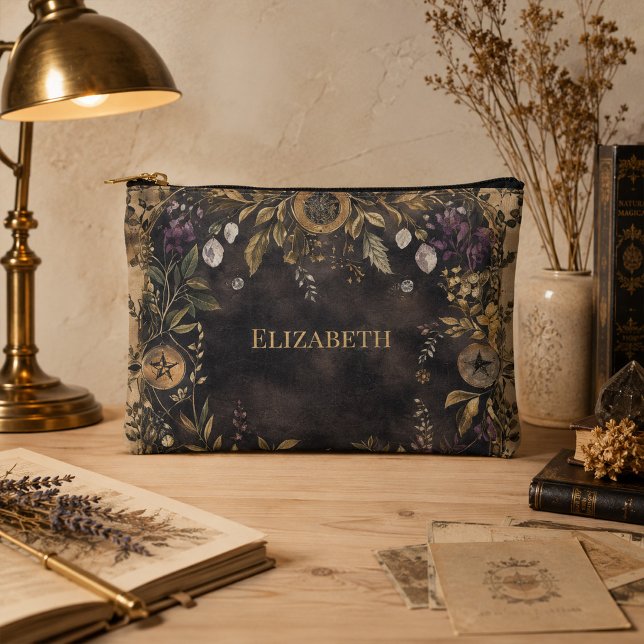 Personalisierte dunkle botanische Hexentasche  Zubehörtasche (Personalized Dark Botanical Witchy Accessory Pouch
)