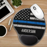 Personalisierte Dünnblauer Linie Gel Mousepad<br><div class="desc">Thin Blue Line Maus Pad - Amerikanische Flagge in Polizei Flag Farben,  gestörtes Design. Personalisieren Sie Ihre Bestellung mit dem Namen des Offiziers. Dieser personalisierte Polizeibeamtenplaner ist perfekt für Polizeidienststellen geeignet. COPYRIGHT © 2020 Judy Burrows,  Black Dog Art - Alle Rechte vorbehalten. Personalisierter dünner blauer Linie Polizeistreifen</div>