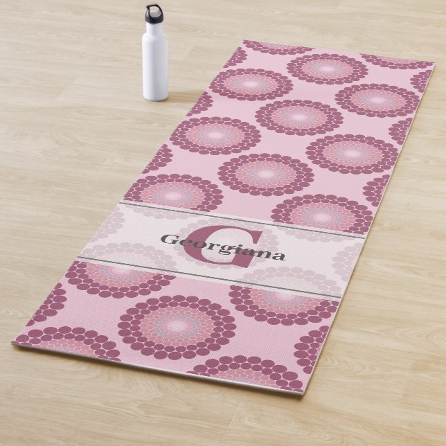 Personalisierte Dusky Rose Polka Dot Mandala Yogamatte (Beispiel)