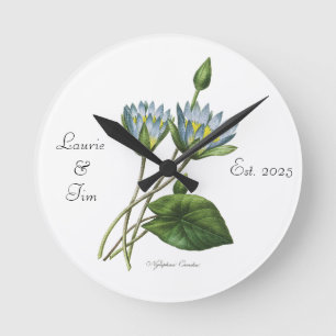 Personalisierte elegante blaue Floral Nymphea Holz Runde Wanduhr