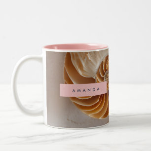 Personalisierte elegante Meerschneckenspirale Küst Zweifarbige Tasse