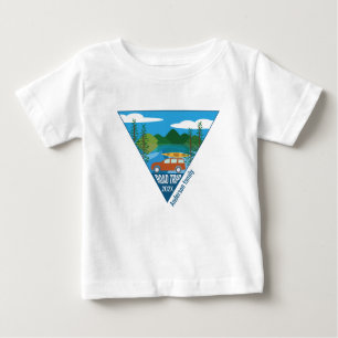 Personalisierte Familienreise in den Berg Baby T-shirt