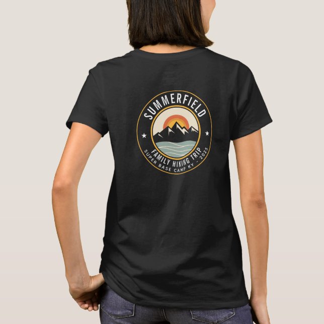 Personalisierte Familienwanderung Sunset Mountains T-Shirt (Rückseite)