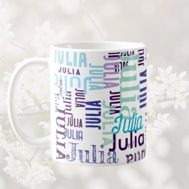 Personalisierte Farbtöne blauer Typografie Kaffeetasse (Von Creator hochgeladen)
